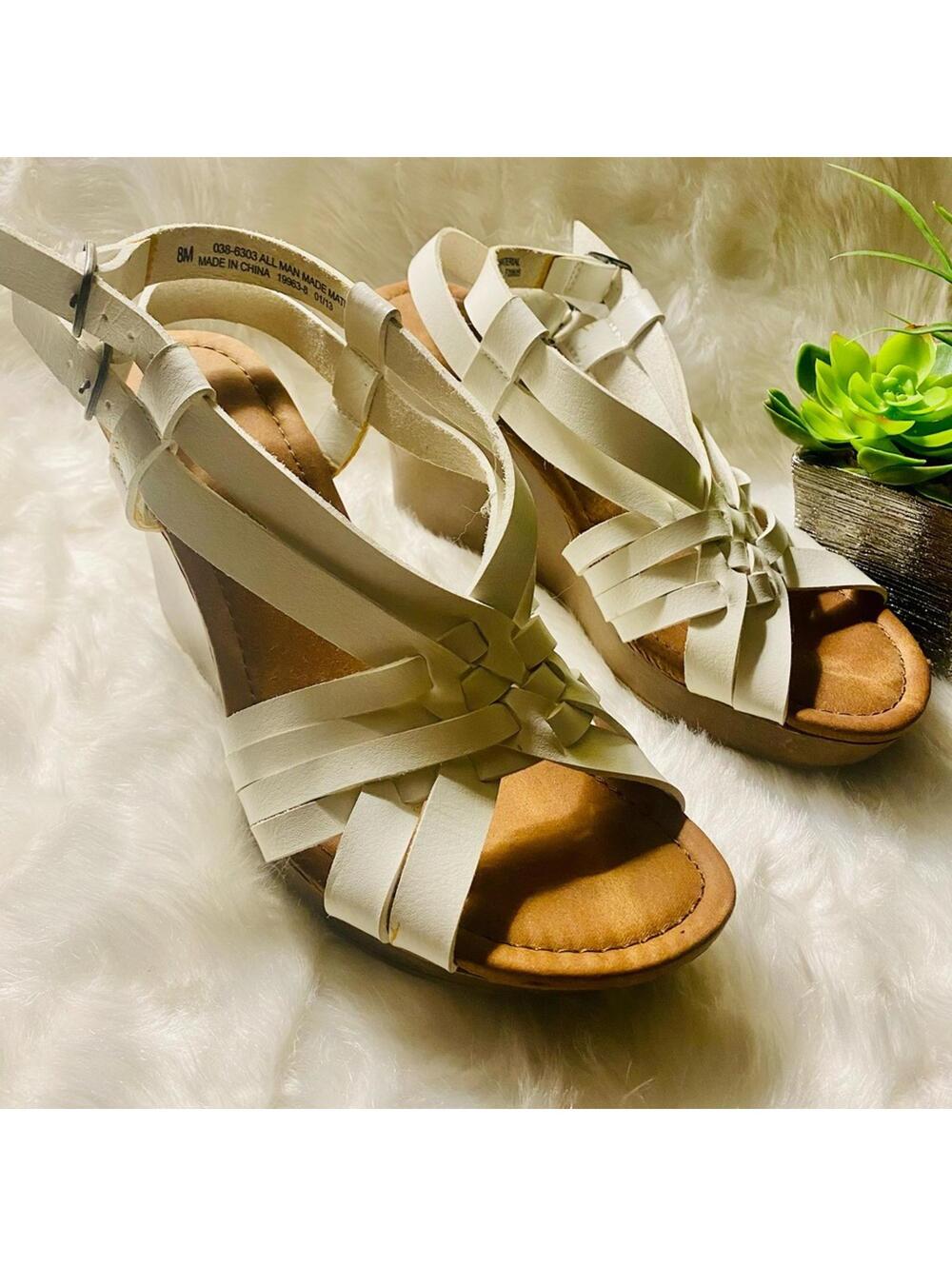 Arizona Jean and Company White Strappy Wedge Sandals for Women size 8